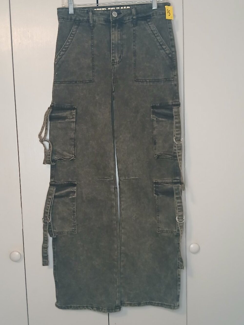 VIP Jeans Women's SZ.11/30 Grunge Cargo Pockets Cotton Blend Black Wash Jeans (1